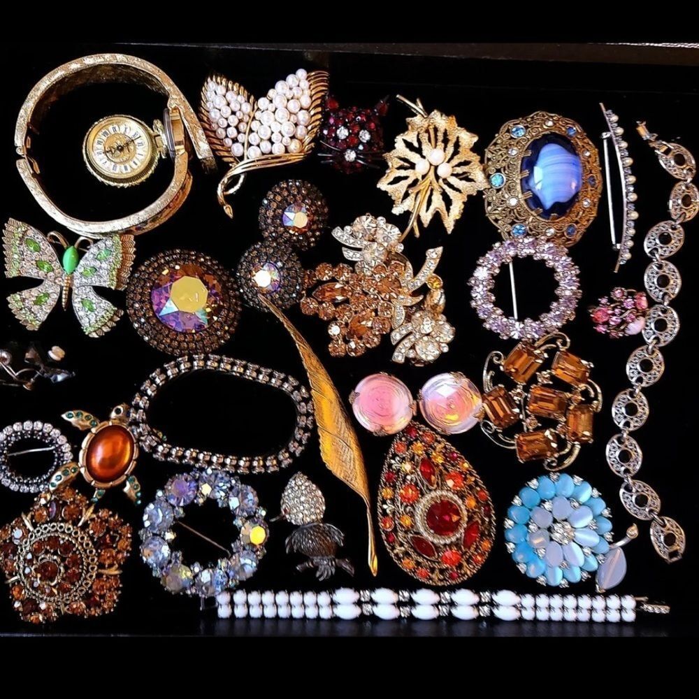 1 LB Vintage Modern Jewelry Lot- MYSTERY BOX! Wearable DIY crafts, recycle junk